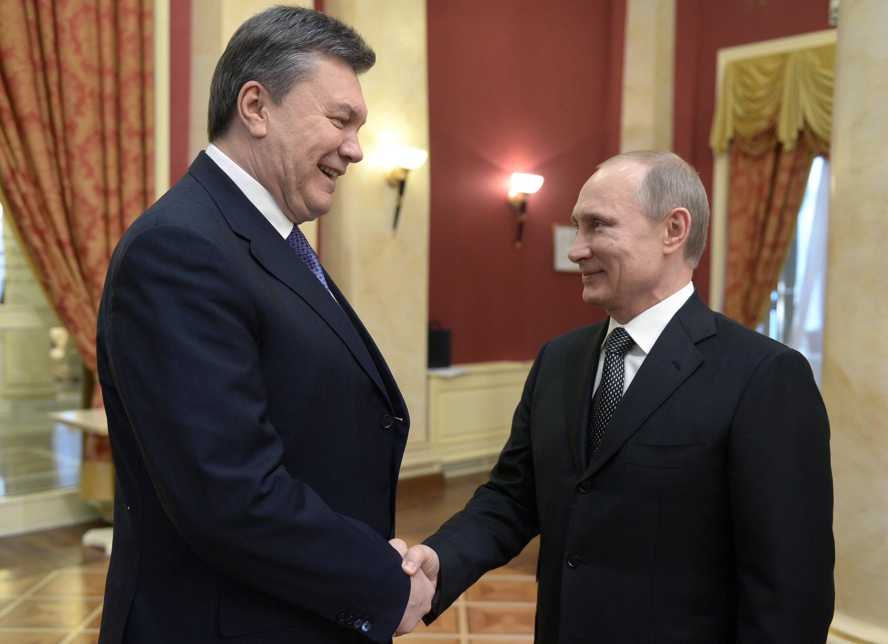 Президент РФ В.Путин и экс-президент Украины В.Янукович Президент РФ В.Путин и экс-президент Украины В.Янукович
