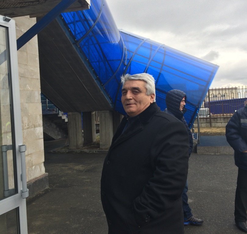 Славик Тибилов в Бесланском аэропорту Славик Тибилов в Бесланском аэропорту