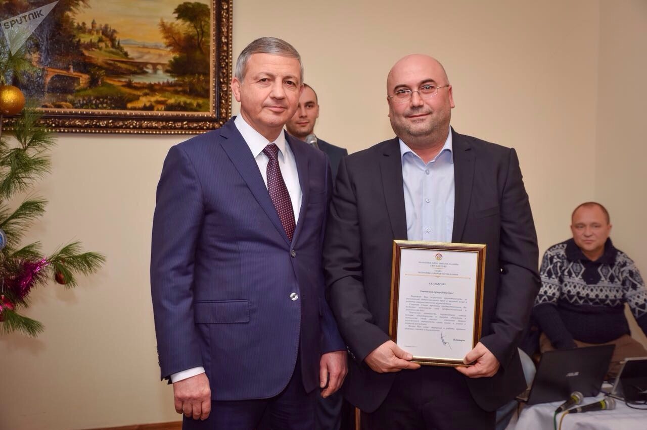 Артур Албегов Артур Албегов
